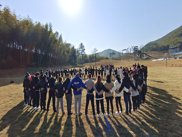 深圳年會(huì)拓展策劃-打造獨(dú)一無(wú)二的團(tuán)隊(duì)合作體驗(yàn)